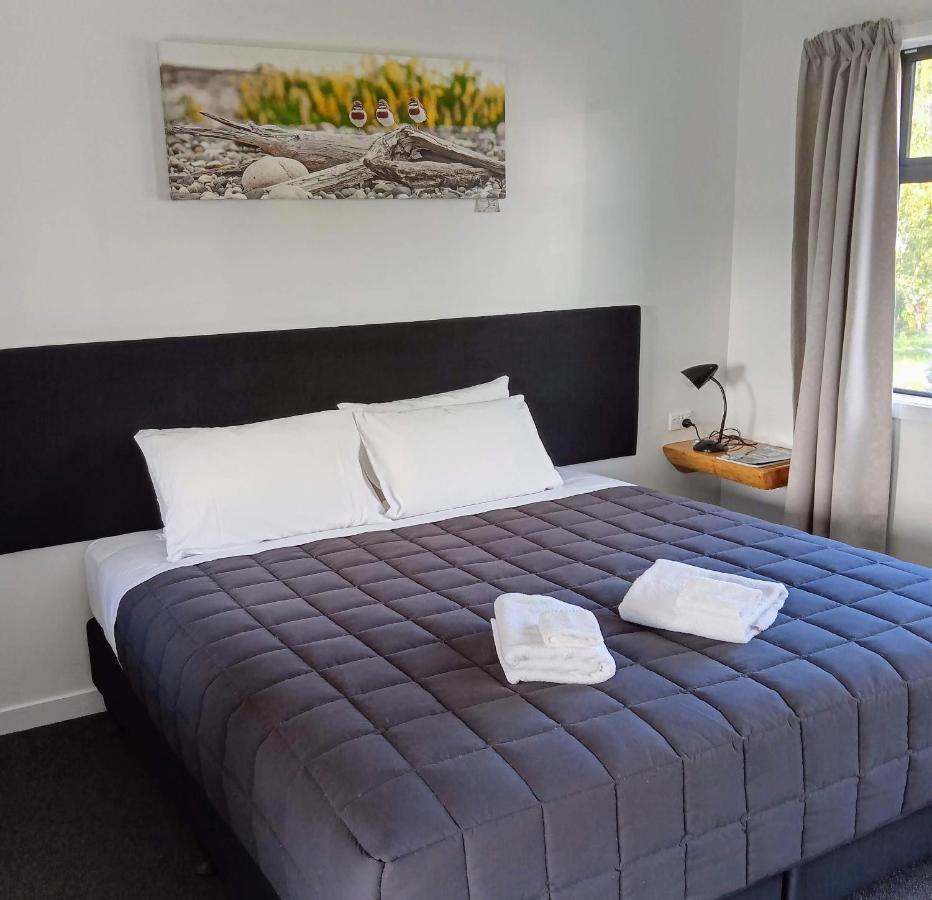 Last Light Lodge Tuatapere Екстер'єр фото